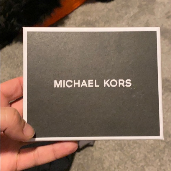Michael Kors Wallet - Picture 2 of 5